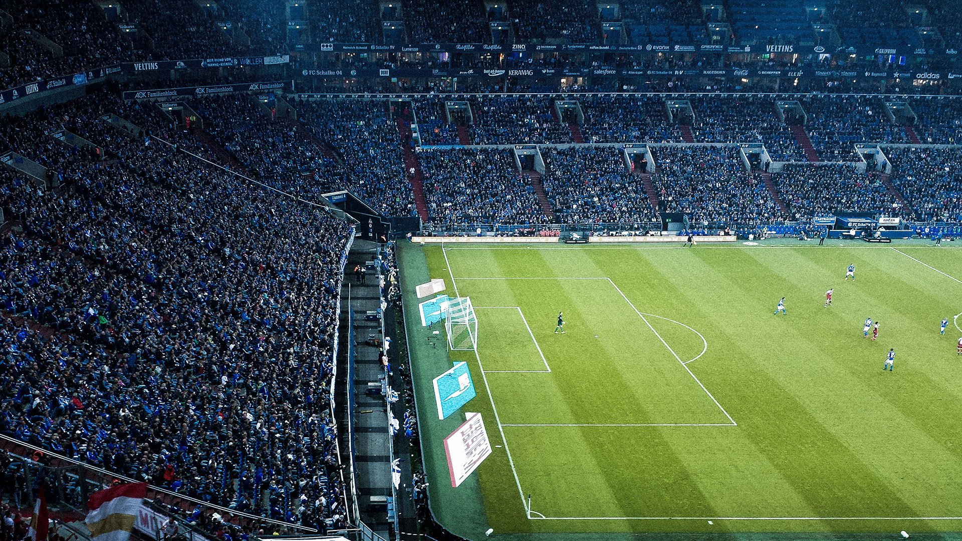 墨西哥队员滑雪鞋踢足球？新战术引争议，墨西哥选手穿李宁