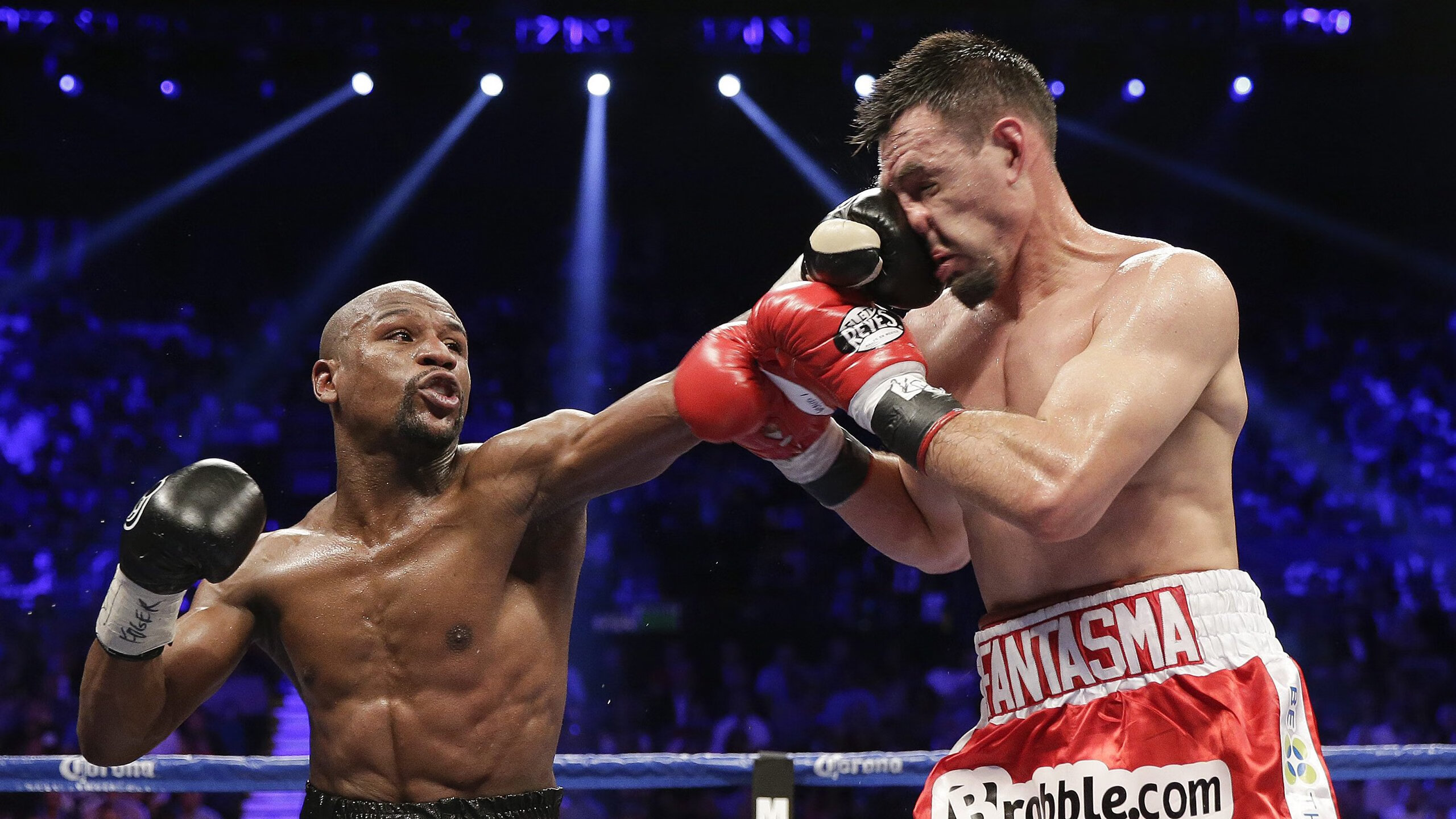 守门员的“天神下凡”:不可思议的扑救瞬间,守门员动画