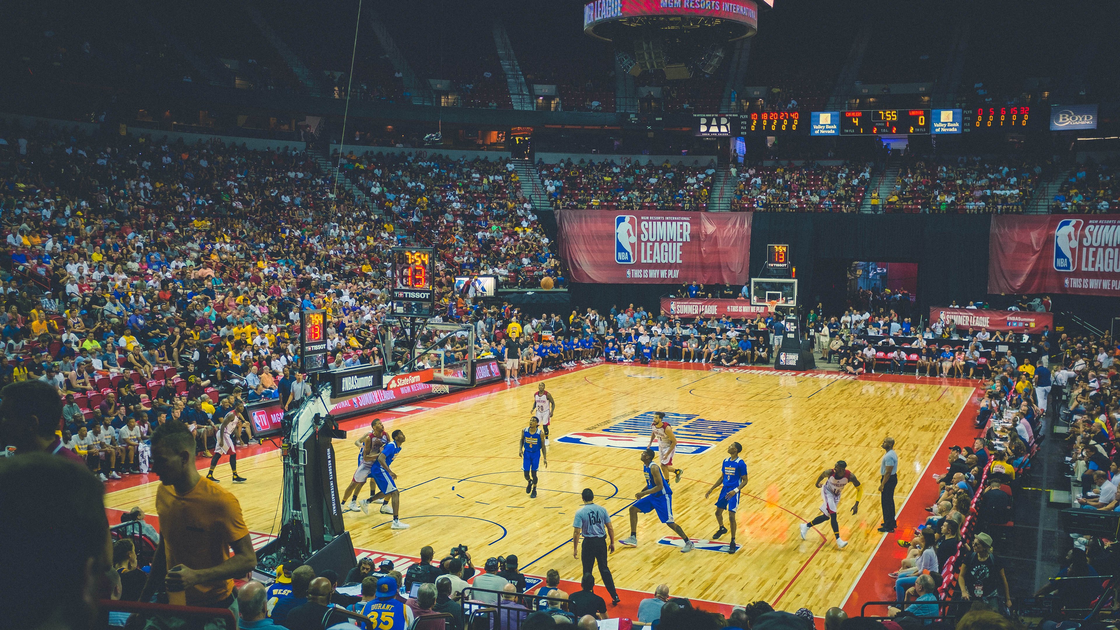 快船打造可移动训练场馆，应对密集赛程安排，快船模式